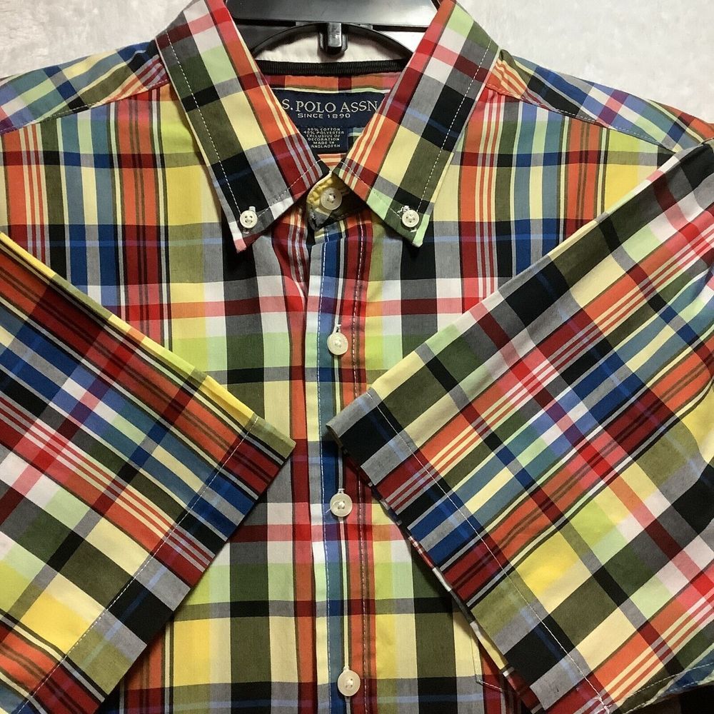 U.S. Polo ASSN Men's Woven Short Sleeve Button Down Size Large Plaid multi-color